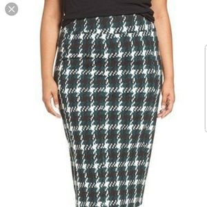 Melissa McCarthy skirt